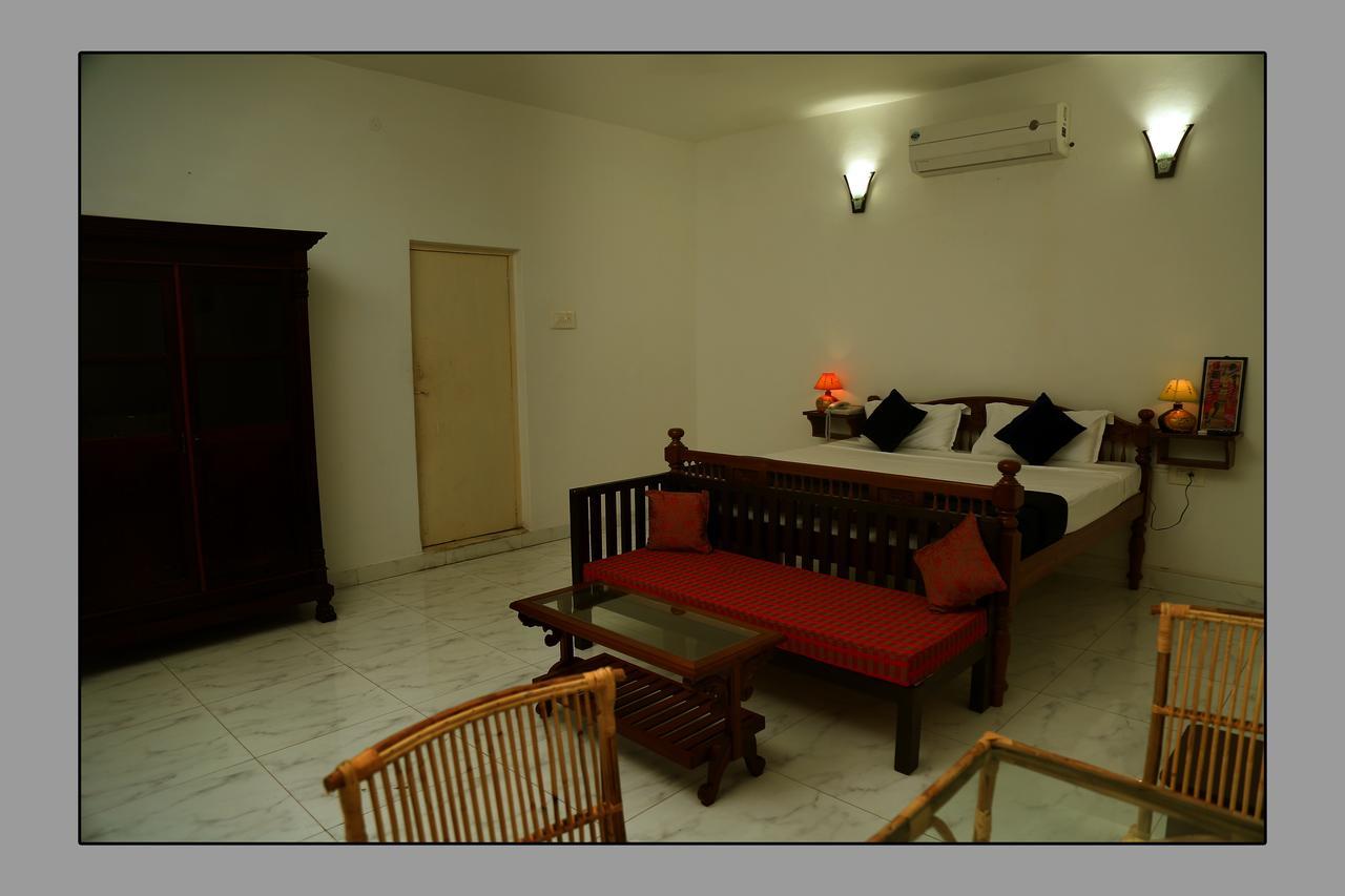 Le Capucin Hotell Pondicherry Eksteriør bilde